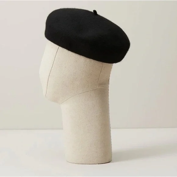 Elegant Black Beret - Picture 4 of 8